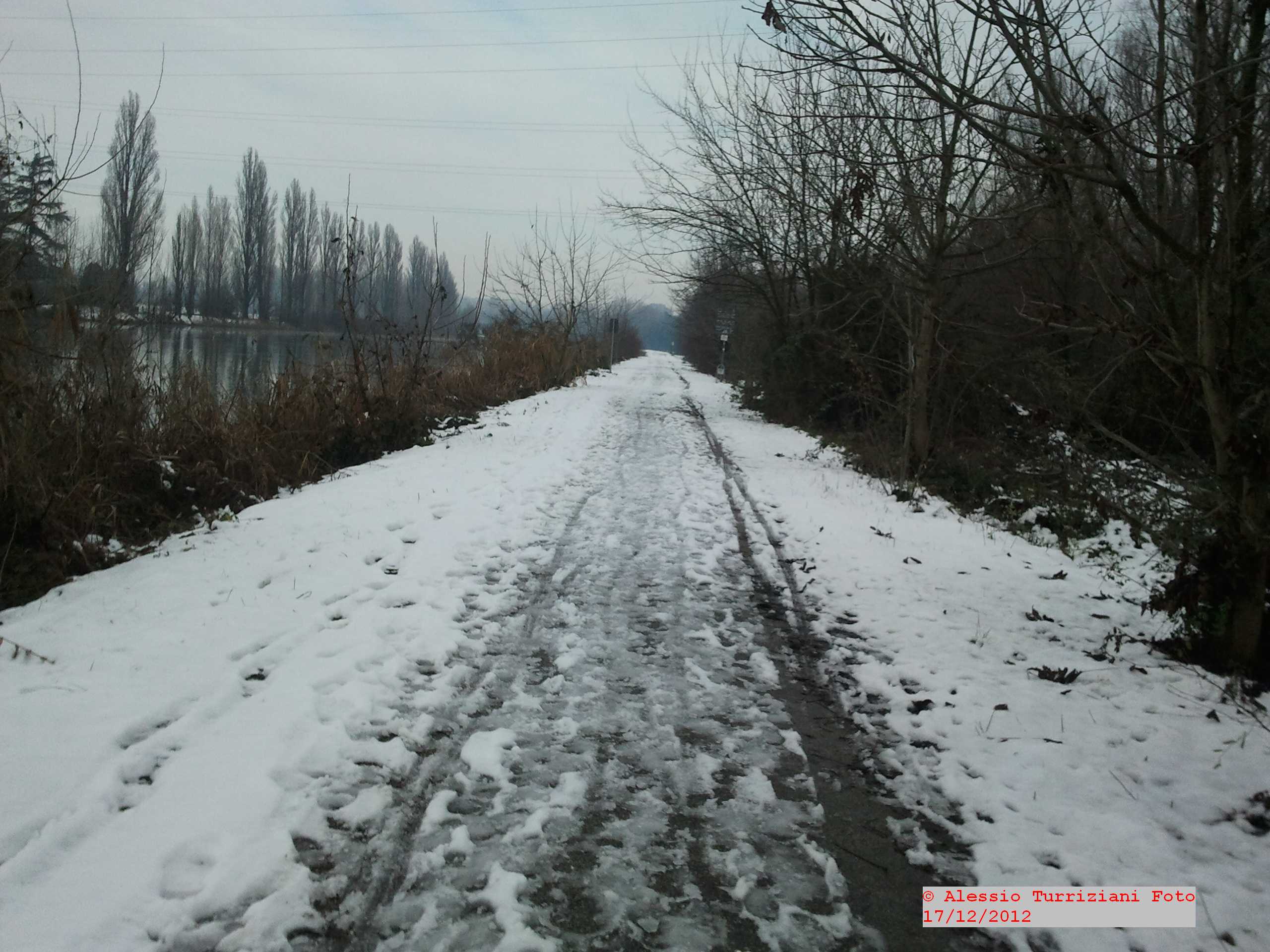 ciclabile mincio con neve